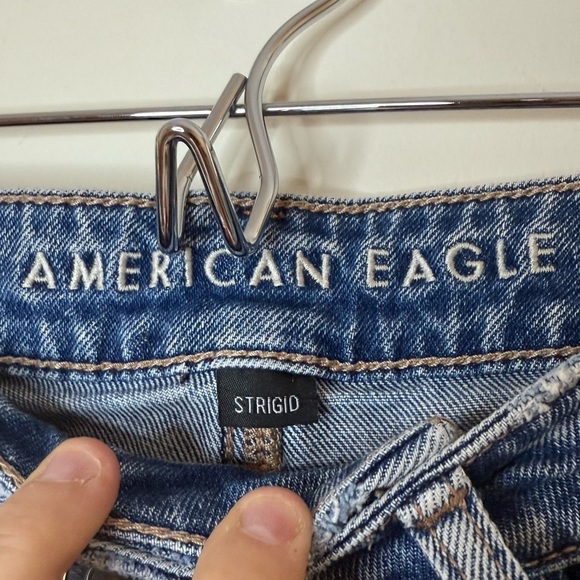 AMERICAN EAGLE Mom Short Distressed Cutoff Summer High Waisted Light Wash Shorts - Picture 4 of 9